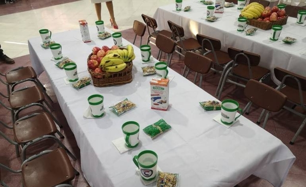 HOY / Alimentación escolar inicia en instituciones de Central
