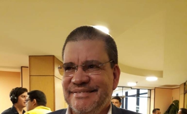 HOY / Senador Antonio Barrios, sobre pedido de postergación de las internas