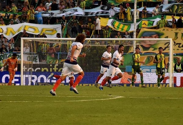 San Lorenzo volvió a ganar con un 'soberbio' gol de Óscar Romero