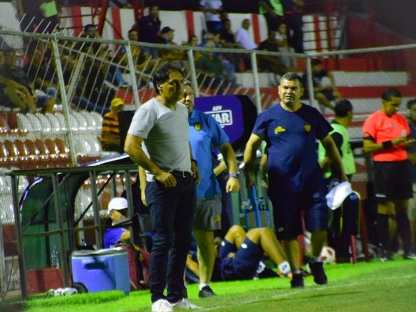 Celso Ayala deja de ser entrenador de Luqueño
