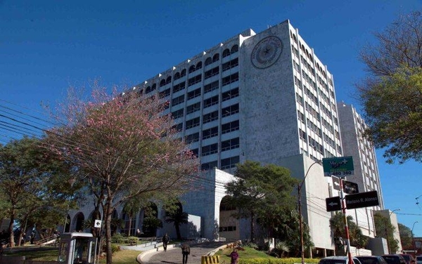 HOY / Conforman terna para cubrir vacancia en la Corte Suprema