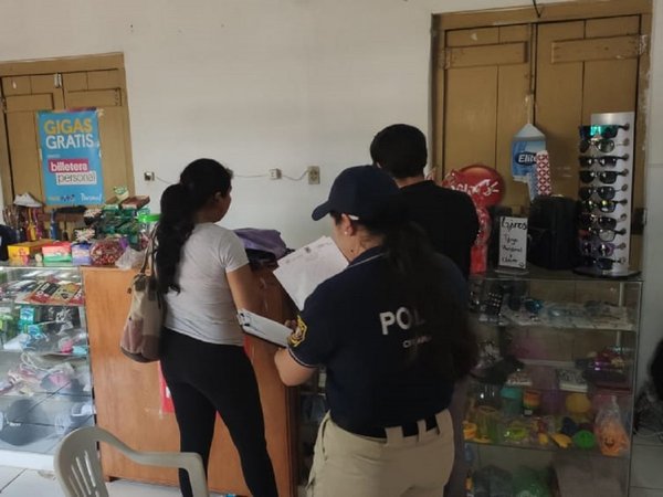 Asesinan de siete puñaladas en el cuello a una mujer