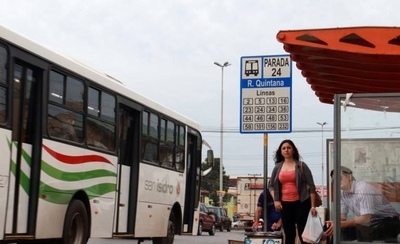HOY / Planean carril único para  buses, buscan evitar atascos  y acelerar el tránsito
