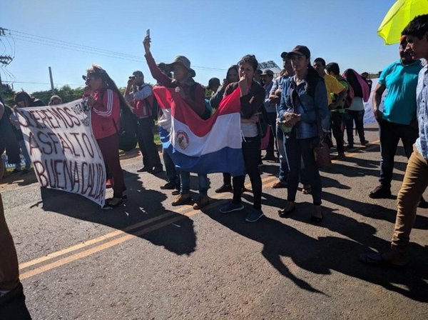 ¡Asfalto ya! Exigen realización de obras al MOPC en Caazapá | Noticias Paraguay