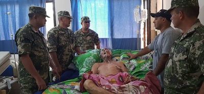 Militares visitan a excombatiente internado en Concepción  - Nacionales - ABC Color