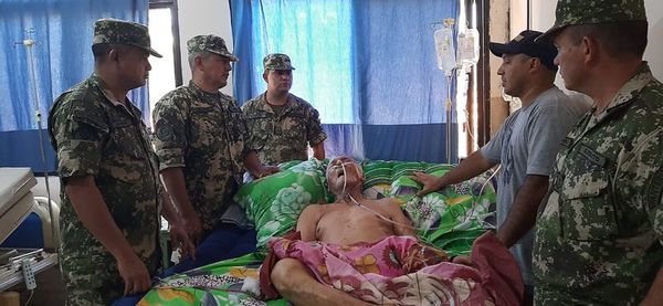 Militares visitan a excombatiente internado en Concepción - Nacionales - ABC Color
