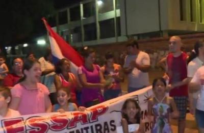 Vecinos de Barrio Obrero se manifiestan por falta de agua - C9N