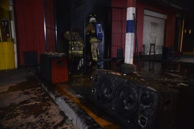 Incendio afectó a negocio dedicado al “tuneado” de vehículos - Nacionales - ABC Color