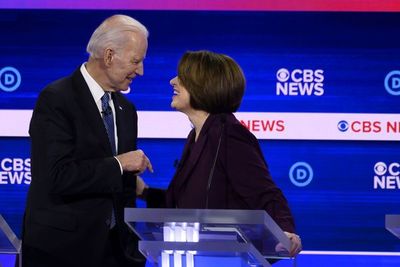 Biden acumula buenas noticias antes de crucial votación