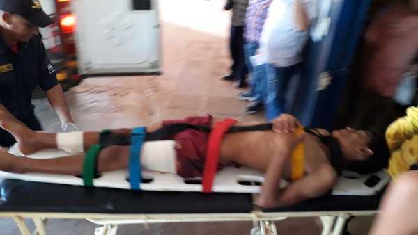 Joven es baleado frente a su casa durante posible ajuste de cuentas