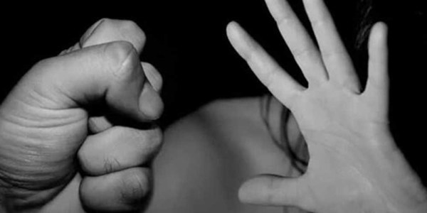 DETENIDOS POR VIOLENCIA FAMILIAR EN STO. DOMINGO Y OBLIGADO.