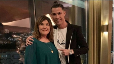 HOY / La madre de Ronaldo, internada en Funchal por un accidente cerebrovascular