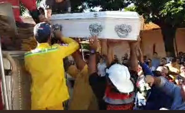 En medio de mucho dolor e impotencia, despiden a la pequeña Naidelin