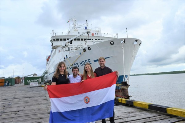 Paraguaya a bordo de un barco regala esperanza a varios países del mundo