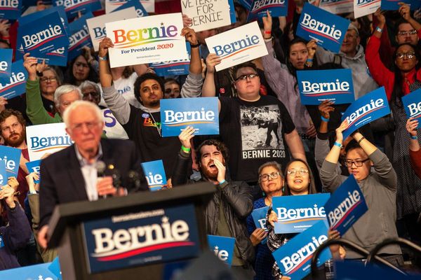 Supermartes en EEUU opone a Biden y Sanders, Bloomberg, tercero en discordia