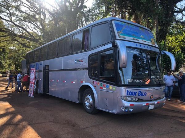 Antinarcóticos requisan bus de turismo - ABC en el Este - ABC Color