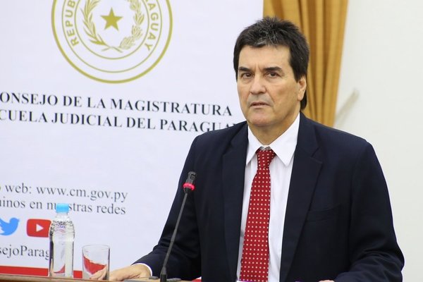 Gustavo Santander: "la enmienda no es la mejor vía para la reelección"