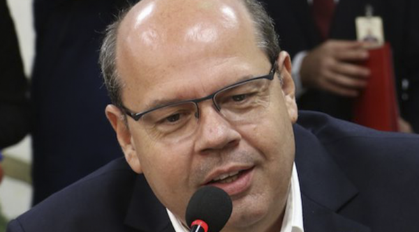 HOY / Hacienda frenó los pagos a contratistas y la situación ya preocupa al sector