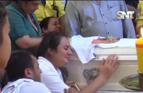 Desgarrador adiós a la pequeña Naidelyn en Minga Guazú - SNT