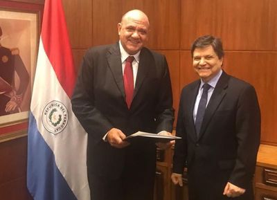 Renuncia a su cargo un día después de ser rechazado en terna para la Corte - Nacionales - ABC Color
