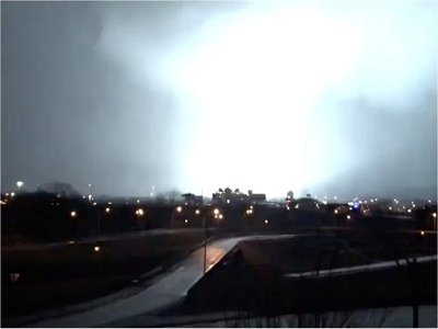 Al menos 5 muertos por el paso de varios tornados en EEUU