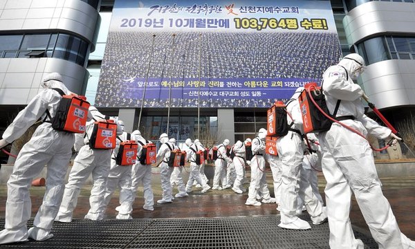 Coronavirus se disemina en Irán mientras amaina en China