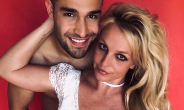 Britney Spears celebra por adelantado el cumpleaños número 26 de su novio
