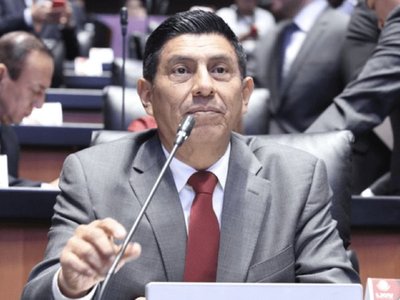 Senador propone prohibir canciones de reguetón con letras machistas
