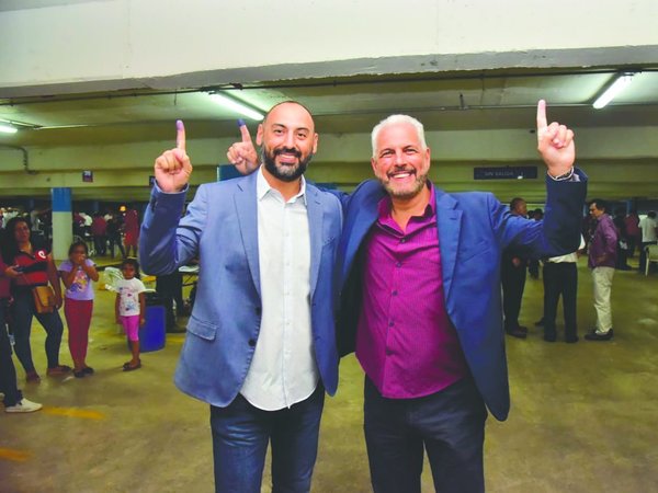 Juntan firmas contra los Zapag