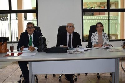 Condenado a 15 años de prisión por manosear a sus hijastras - ABC en el Este - ABC Color