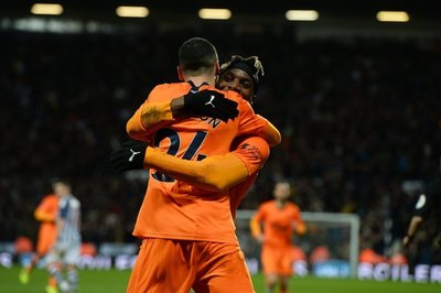 Imparable: ¡Doblete y otro golazo de Almirón para el Newcastle!