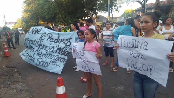 Escracharon a dueño de San Cayetano •