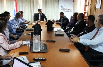Ajustan procedimientos de control migratorio en puntos de entrada al país | Lambaré Informativo