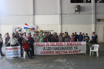 Exigen pago de haberes y renuncia inmediata del intendente de Lambaré | Lambaré Informativo