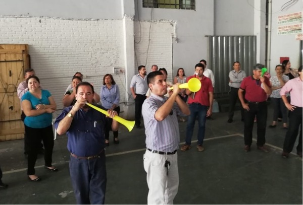 Fastuosa fiesta indignó aún más a funcionarios municipales | Lambaré Informativo