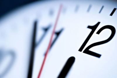 La hora oficial se cambiará el primer domingo de octubre | Lambaré Informativo