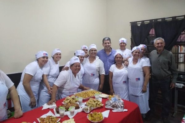 Titular del SINAFOCAL supervisa desarrollo de cursos impartidos en la ciudad de Lambaré | Lambaré Informativo
