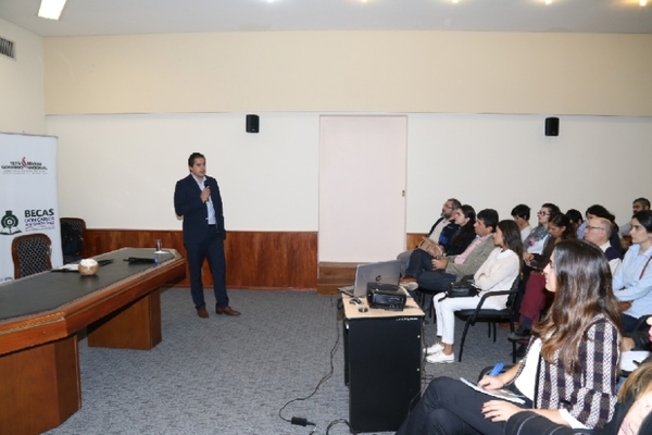 Hasta el 2 de abril podrán postularse para ceder a becas de estancia corta en España | Lambaré Informativo