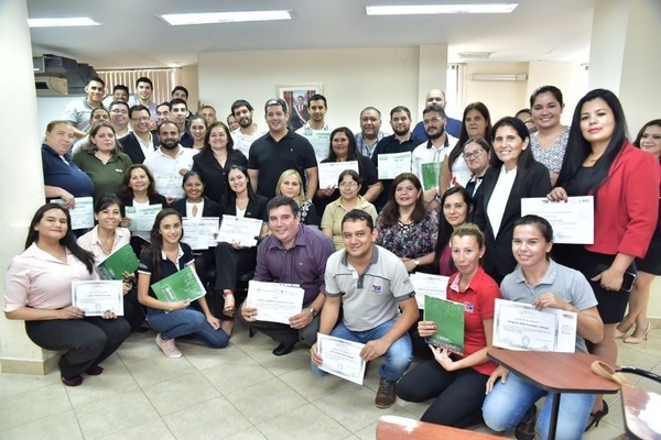 Promueven política de capacitación de Servidores Públicos del SINAFOCAL | Lambaré Informativo