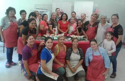 Elaboran pan dulce y frutas abrillantadas en el CCM | Lambaré Informativo