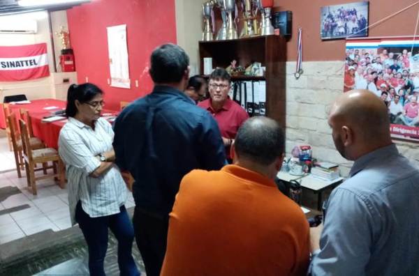 Comisión normalizadora ingresa al local de Sinattel y queda a cargo de la administración | Lambaré Informativo