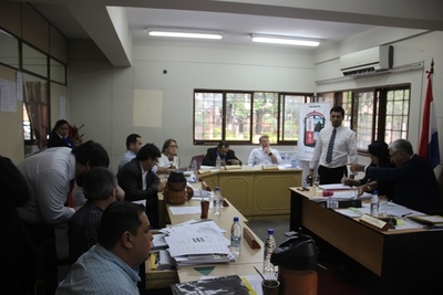 Exigen que concejal municipal no se inmiscuya en elección vecinal | Lambaré Informativo