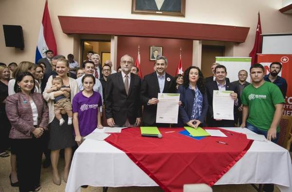 Candidatos firman compromisos a favor de niños y adolescentes  | Lambaré Informativo