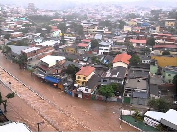 Brasil: 13 muertos y 45 desaparecidos por fuertes lluvias