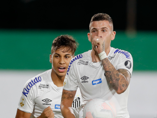 Santos da el primer golpe en el Grupo G