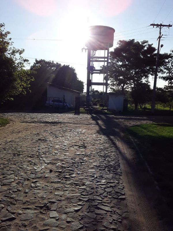 Vecinos claman por agua en Ayolas - Nacionales - ABC Color