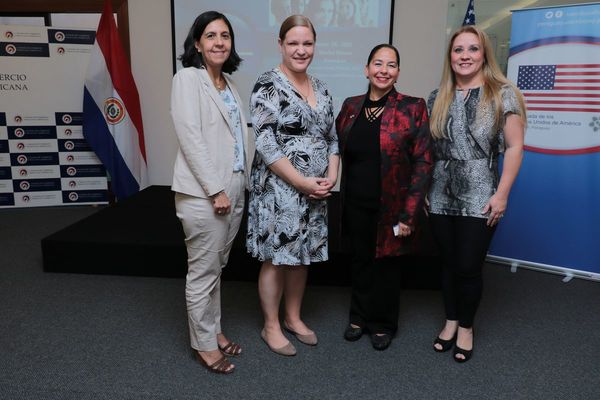 Cita de mujeres en la Amcham