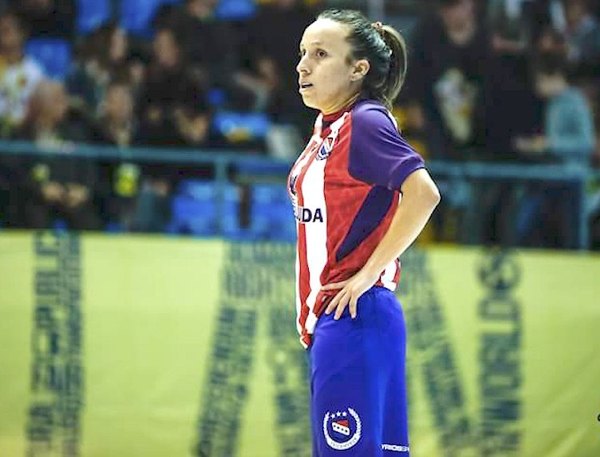 Vivir gracias al “vení a jugar y te vamos a dar tanto” | Crónica