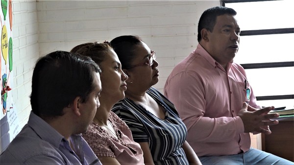 Tras reunión con padres autoridades dieron solución parcial sobre rubros de docentes
