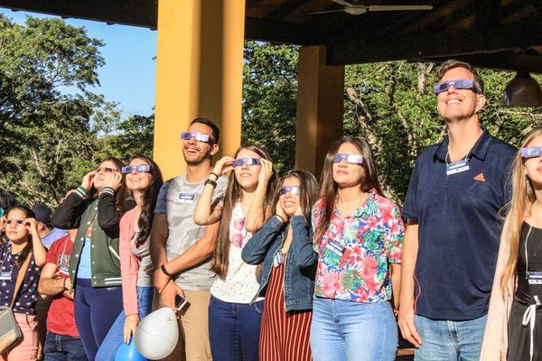 Mbyja Guaraní Camp reunió a aficionados y profesionales de la astronomía - ABC en el Este - ABC Color